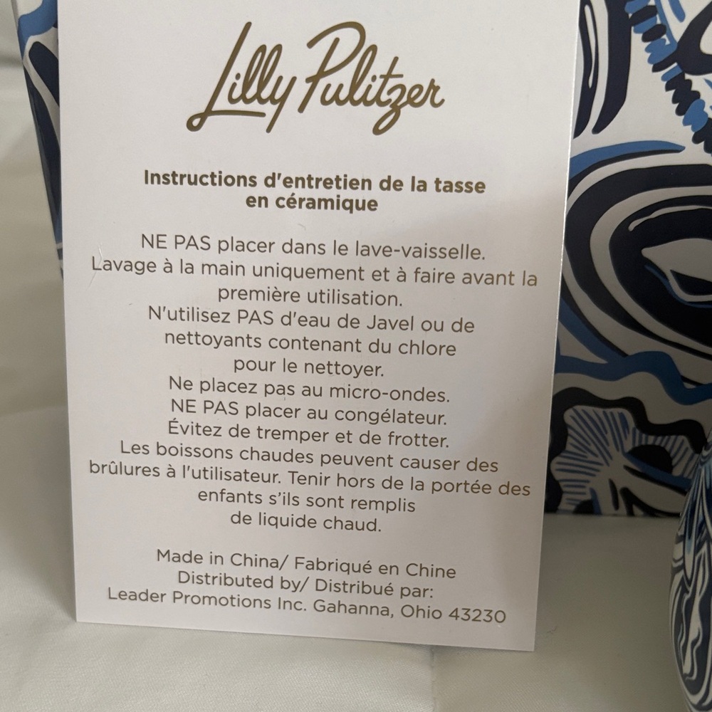 Lilly Pulitzer Floral Blue and White Mug new inbox 4” - Picture 4 of 7